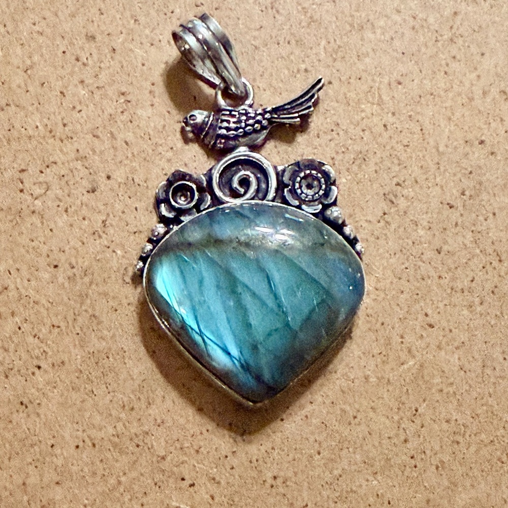 Flashy Blue Labradorite Pendant Necklace